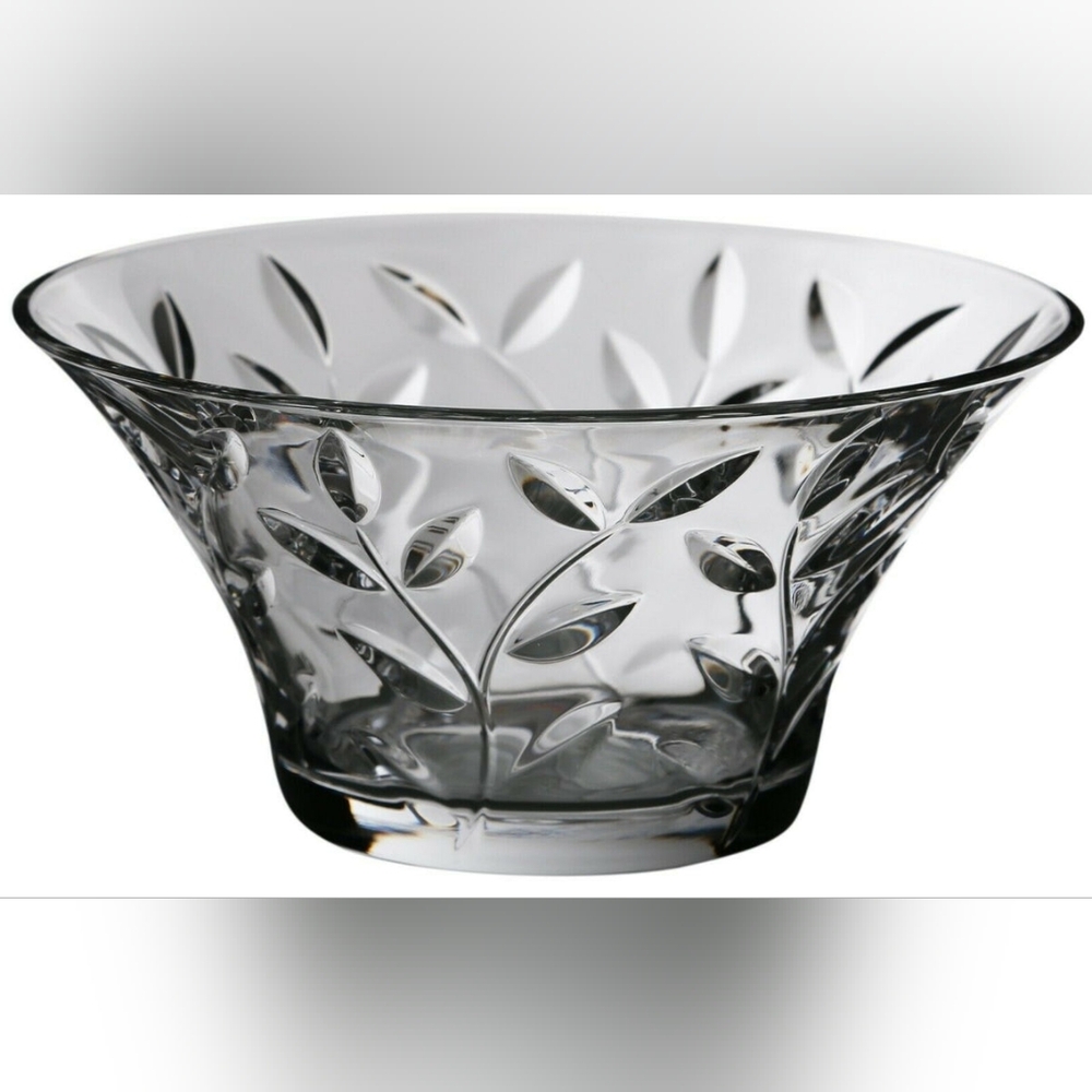 RCR Cristalleria Italiana  Elegant Leaf Design Bowl